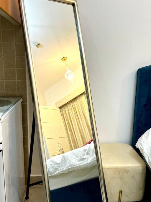 Elegant Marina View King Bed Apartment