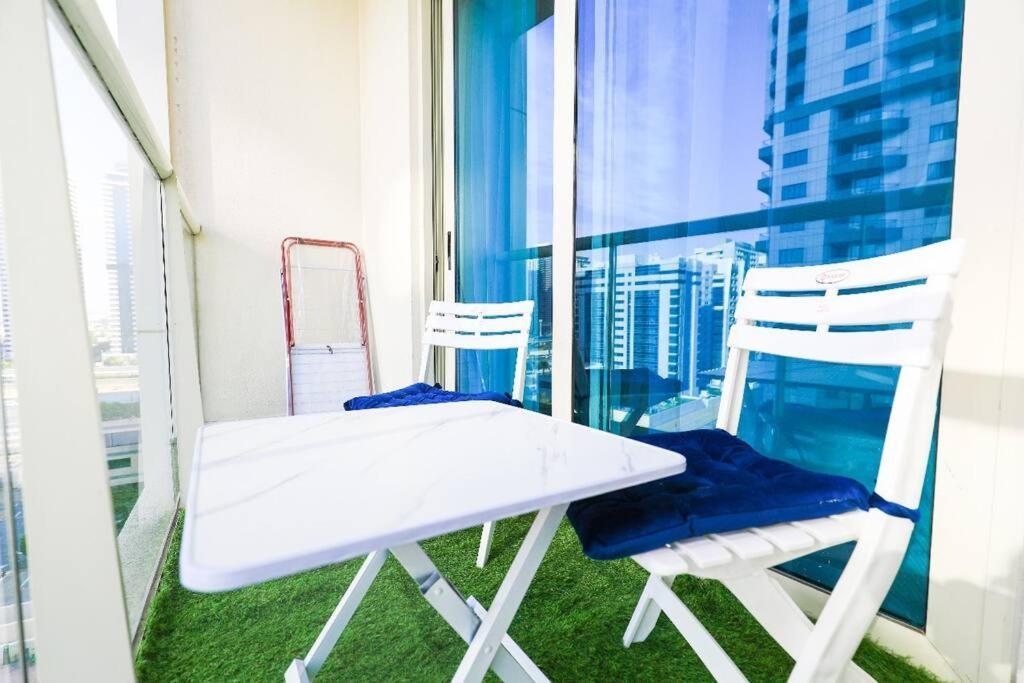 Apartment Elegant Marina View King Bed Dubai