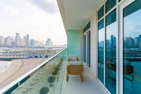 Private Beachfront 1 Bed With 180 View Of Marina Skyline *