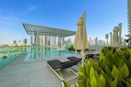 Private Beachfront 1 Bed With 180 View Of Marina Skyline Dubai