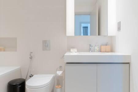 Apartment Private Beachfront 1 Bed With 180 View Of Marina Skyline Dubai