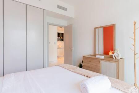 Apartment Private Beachfront 1 Bed With 180 View Of Marina Skyline