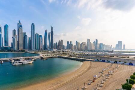 Apartment Private Beachfront 1 Bed With 180 View Of Marina Skyline *