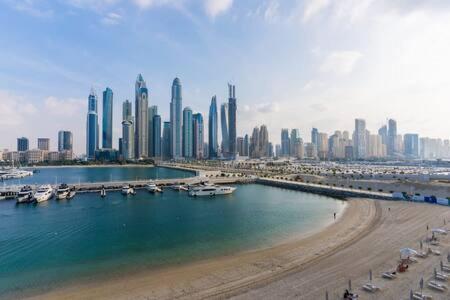 Private Beachfront 1 Bed With 180 View Of Marina Skyline *