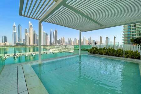 Private Beachfront 1 Bed With 180 View Of Marina Skyline * Dubai