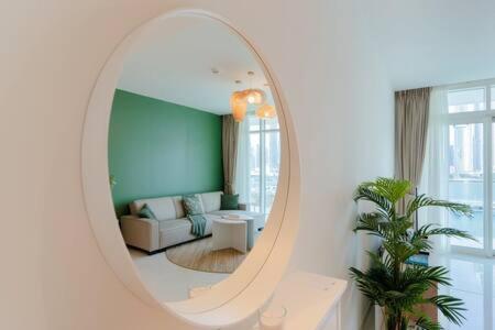 Private Beachfront 1 Bed With 180 View Of Marina Skyline Dubai