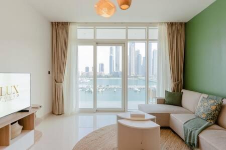 Private Beachfront 1 Bed With 180 View Of Marina Skyline