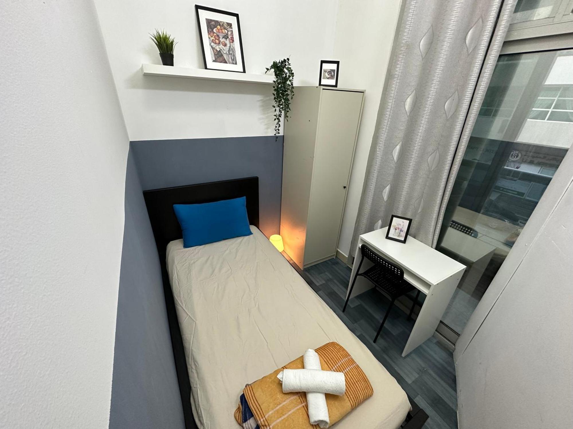 Partition 5 Mins To Mashreq Metro * Dubai