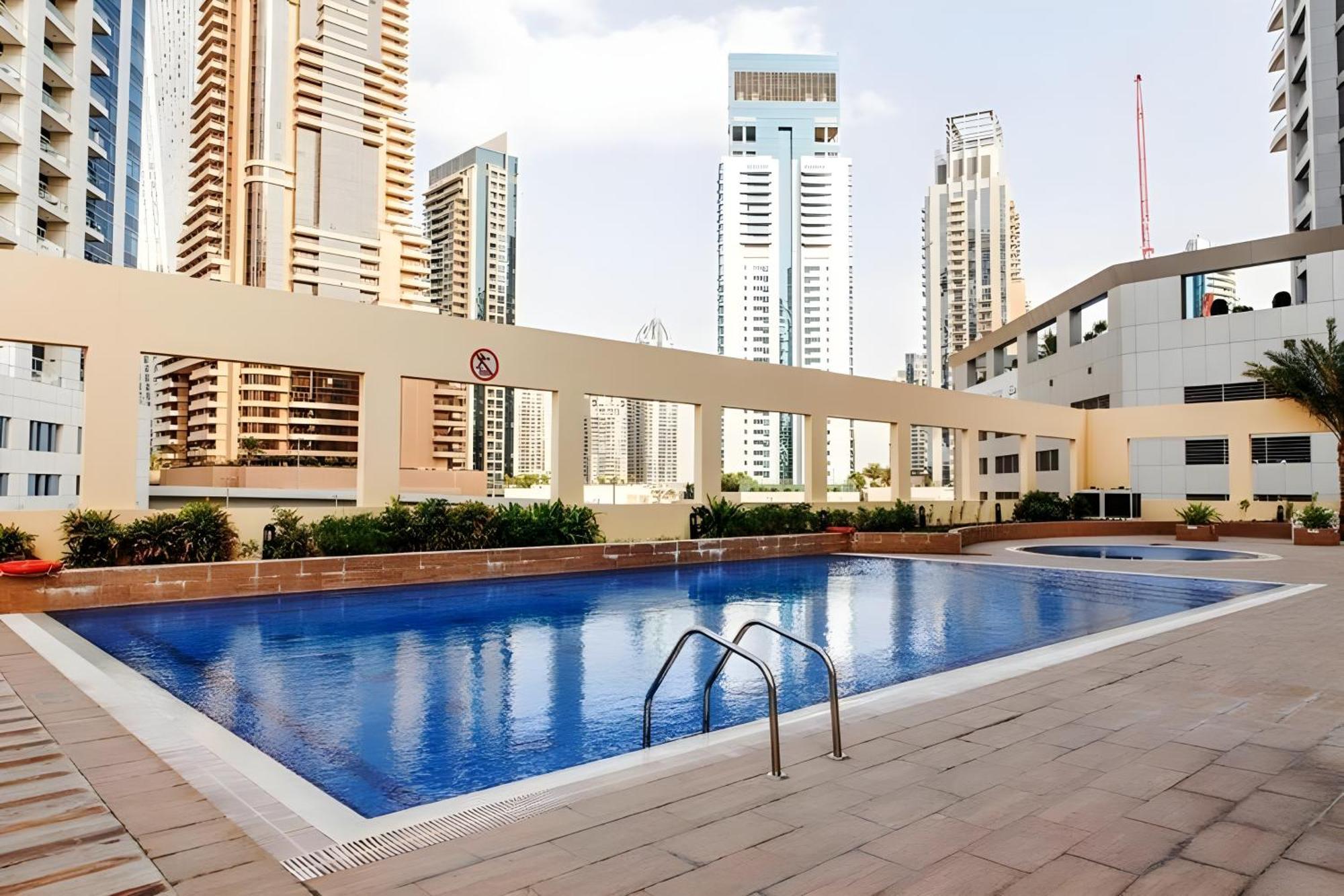 Apartment Dazzling Studio Stunning Ain View Marina Dubai