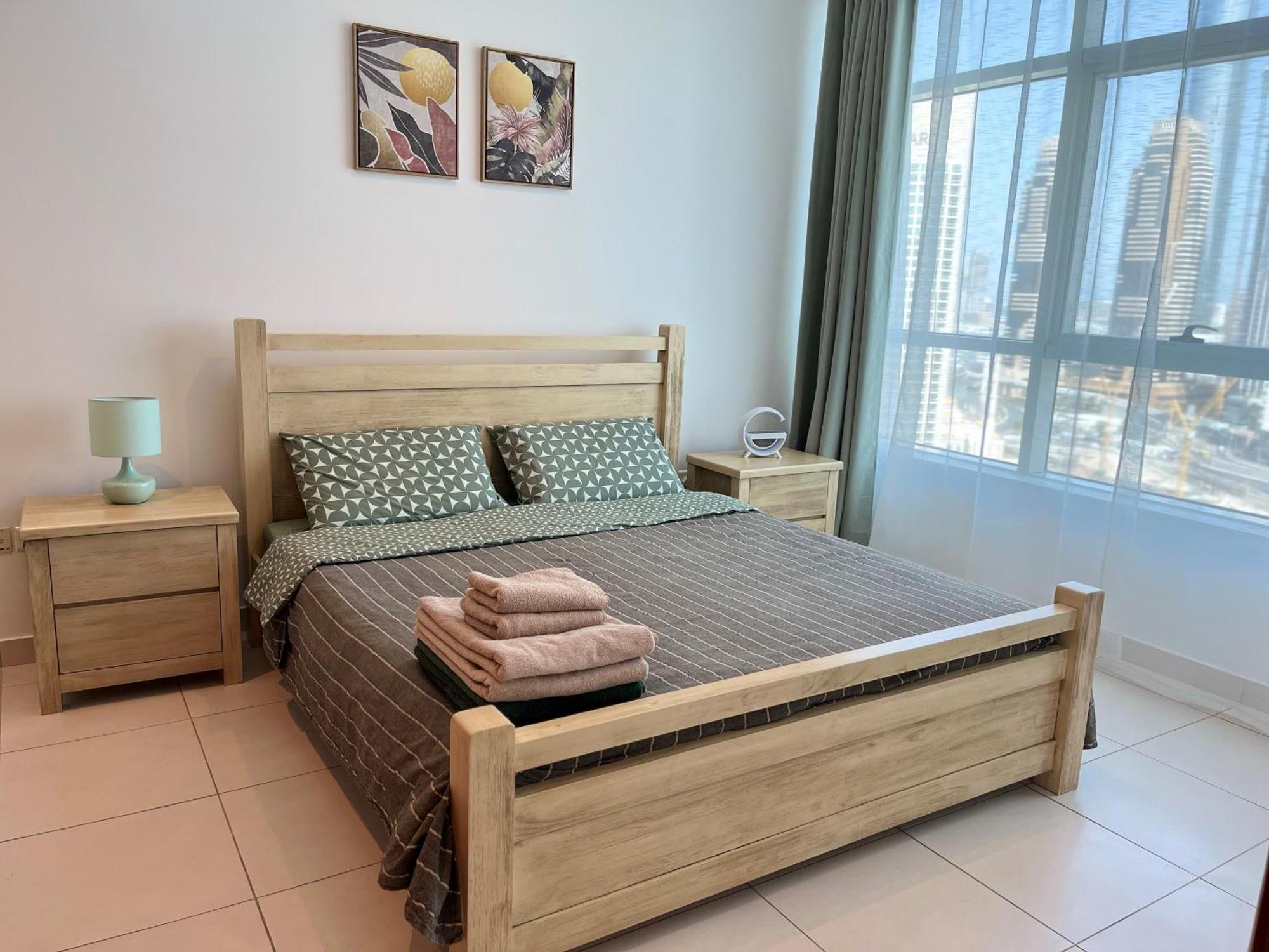 Amazing 1 Bedroom In Marina Apartment *
