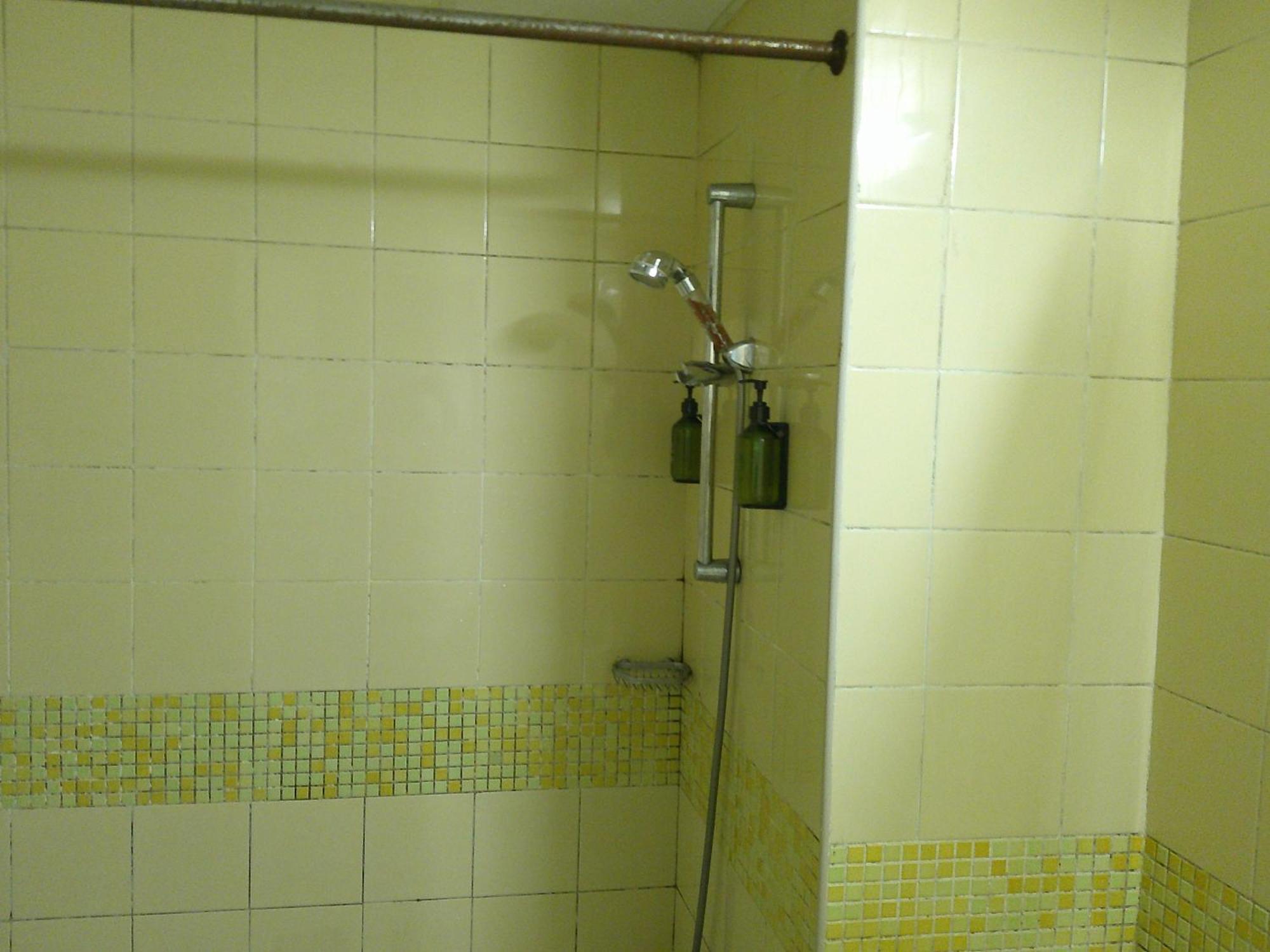 Ruby Star Budget With Shared Washroom Access 321 * Dubai