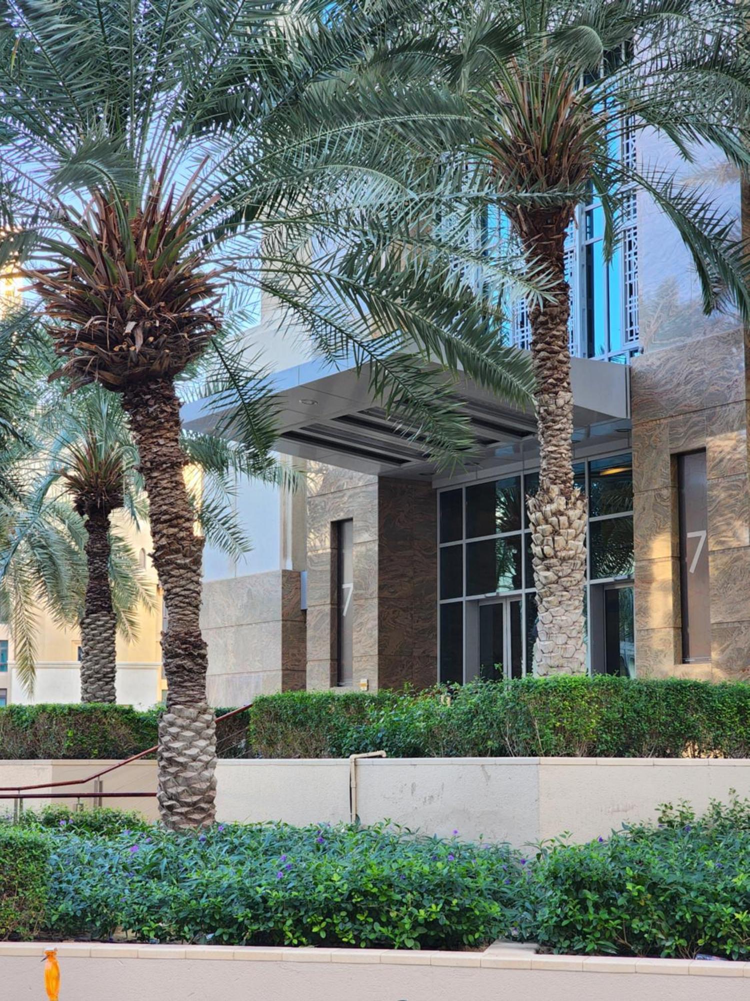 Apartment Downtown Oasis, Burj Khalifa Views, Luxury Amenities