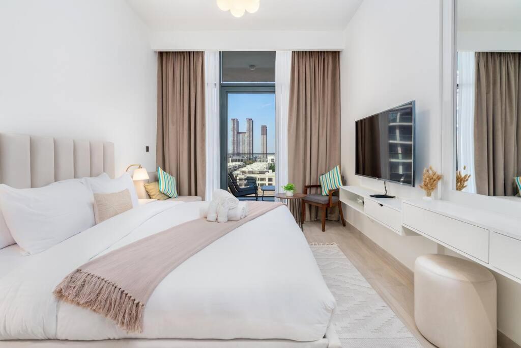 - 12min From Burj-khalifa - Azizi Riviera 26 *
