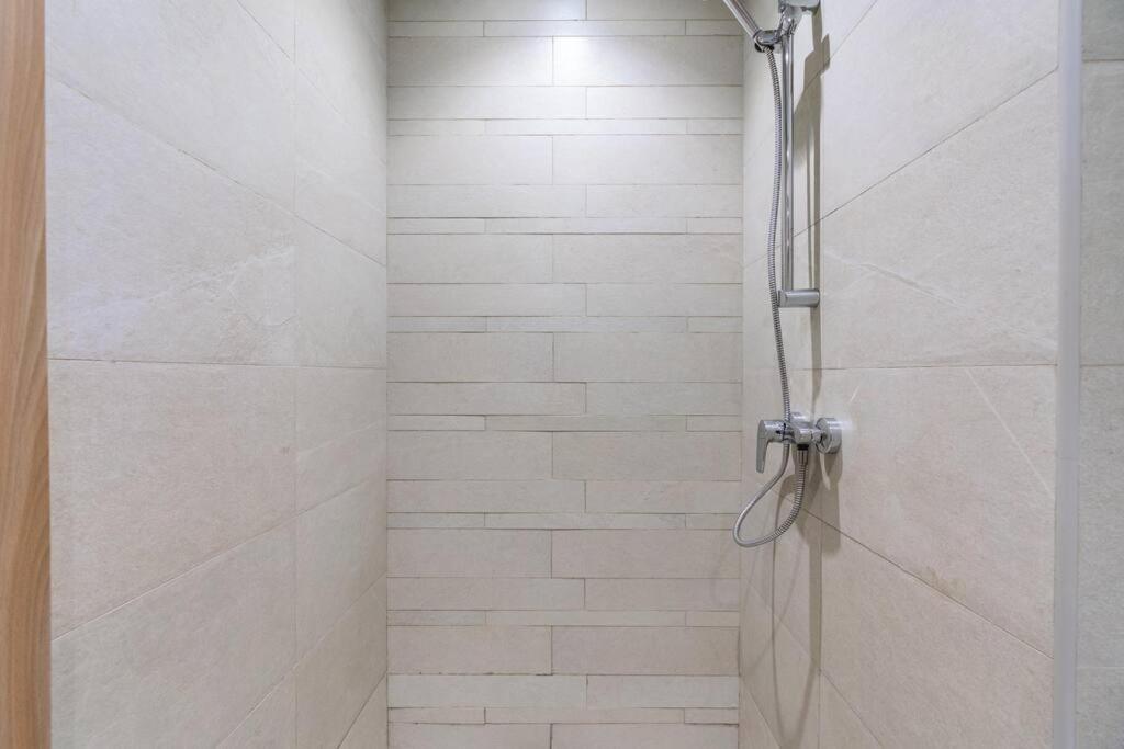 Apartment - 12min From Burj-khalifa - Azizi Riviera 26 *