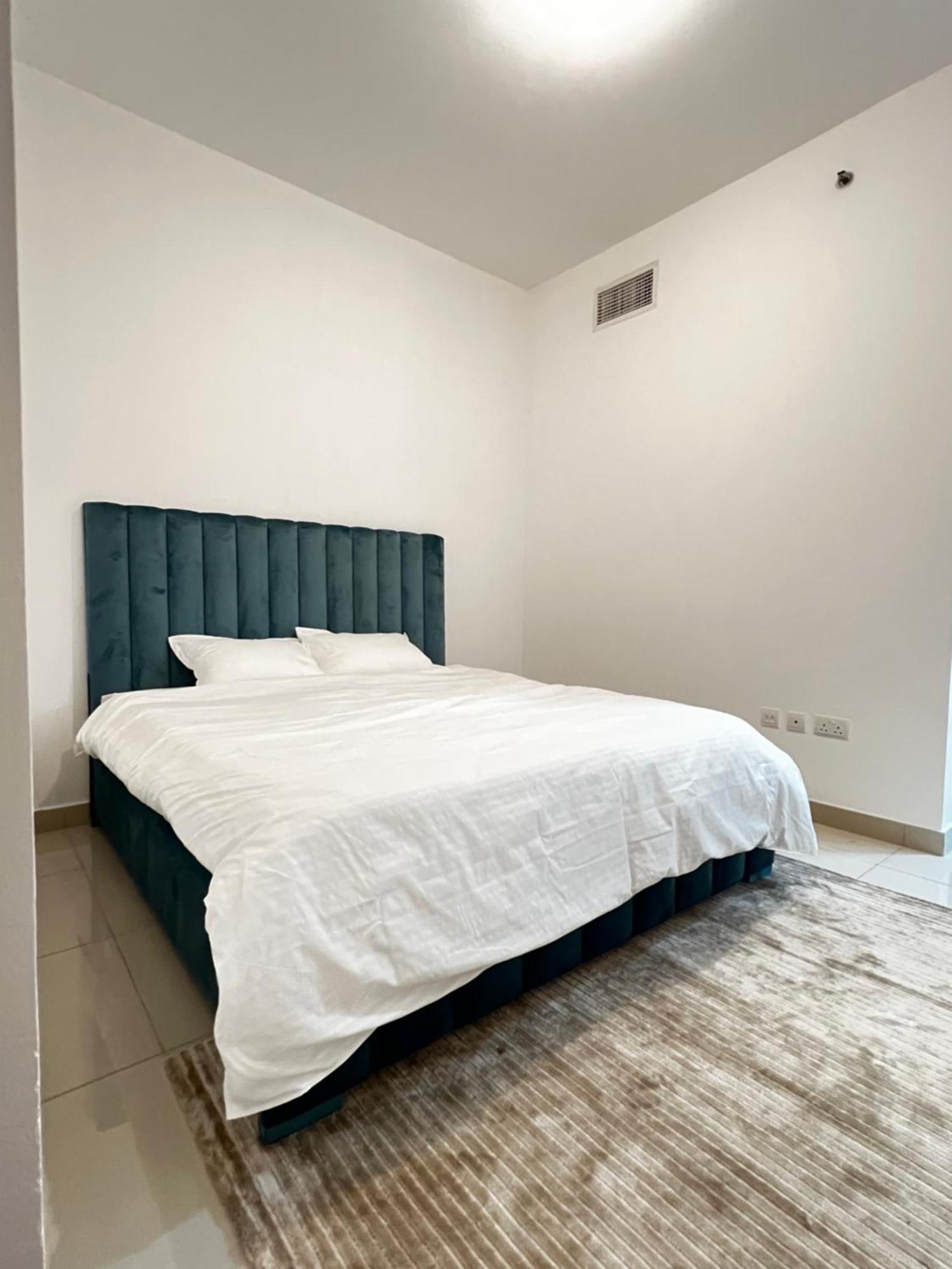 Apartment Elegant King Bed Brand New 1 Bhk Marina Bay
