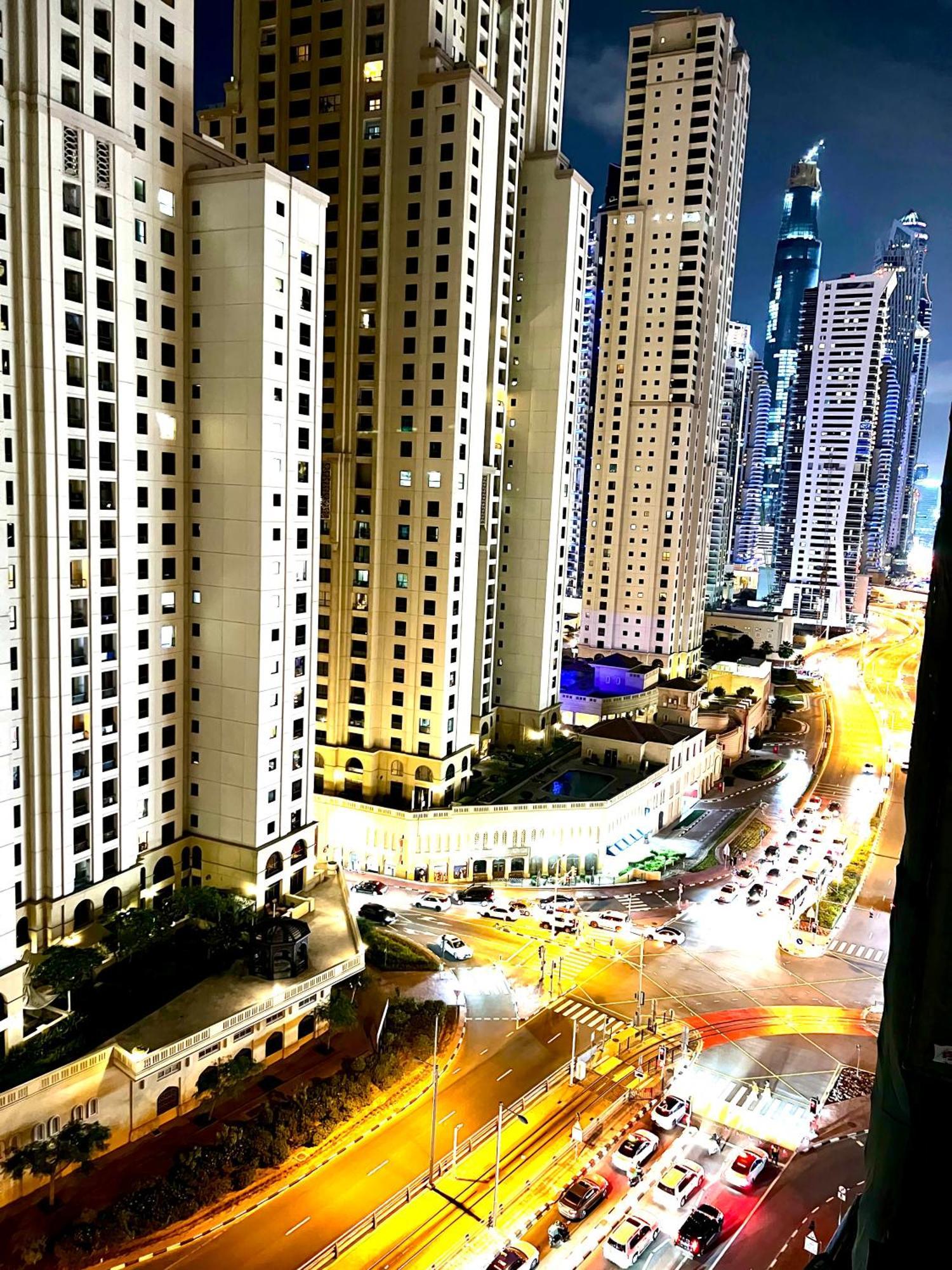 Elegant King Bed Brand New 1 Bhk Marina Bay Apartment *