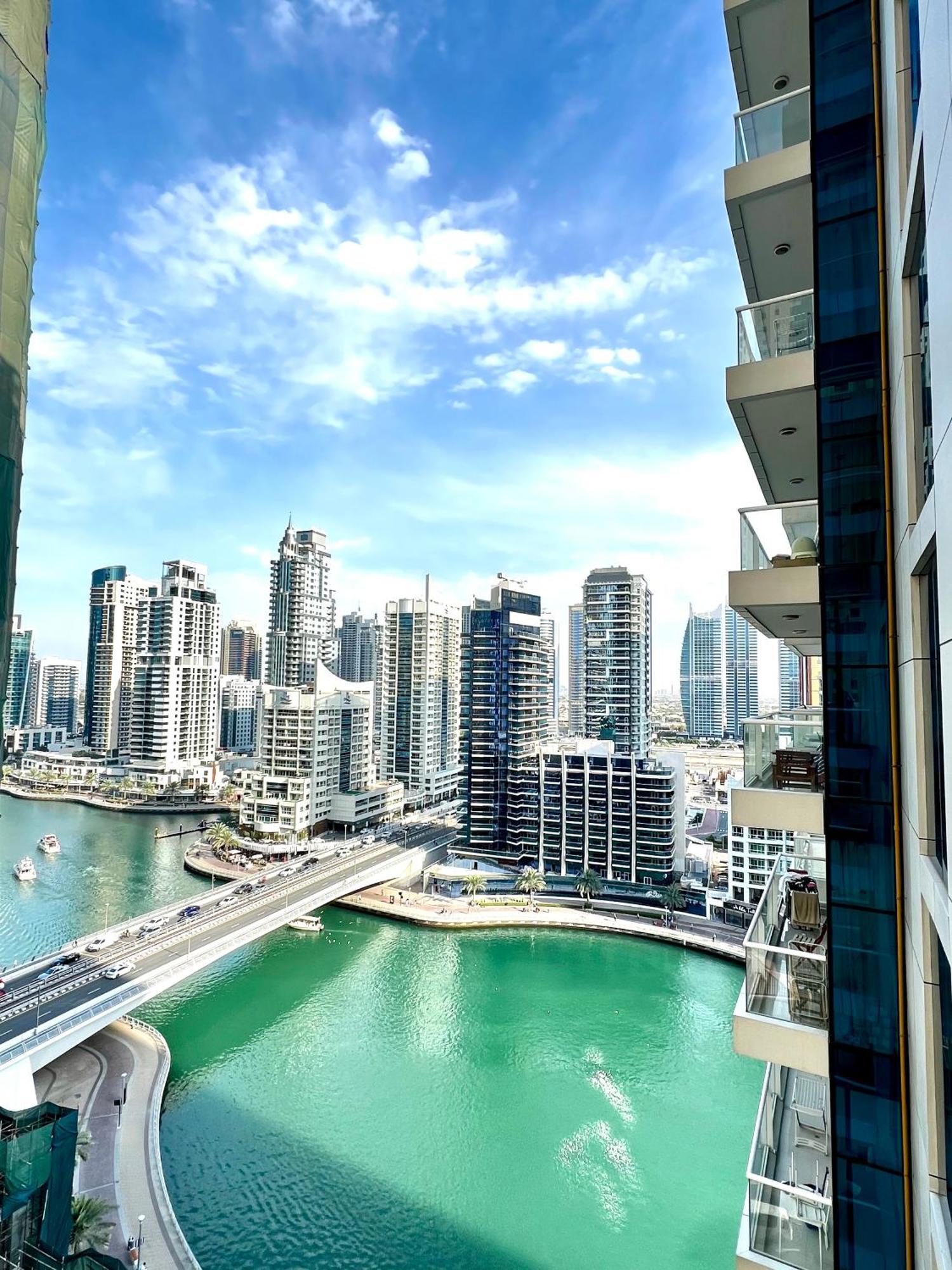 Elegant King Bed Brand New 1 Bhk Marina Bay