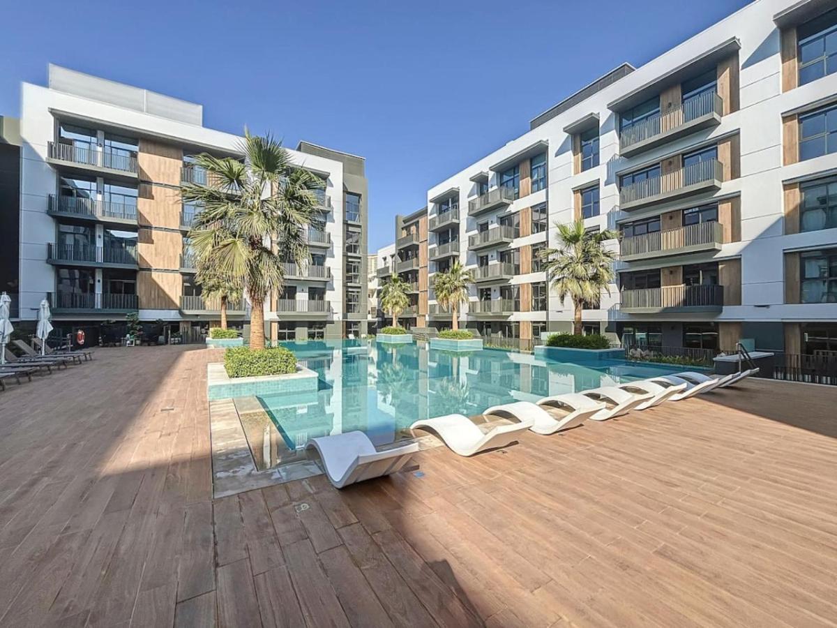 Belgravia Square - Elegant One Bedroom Dubai