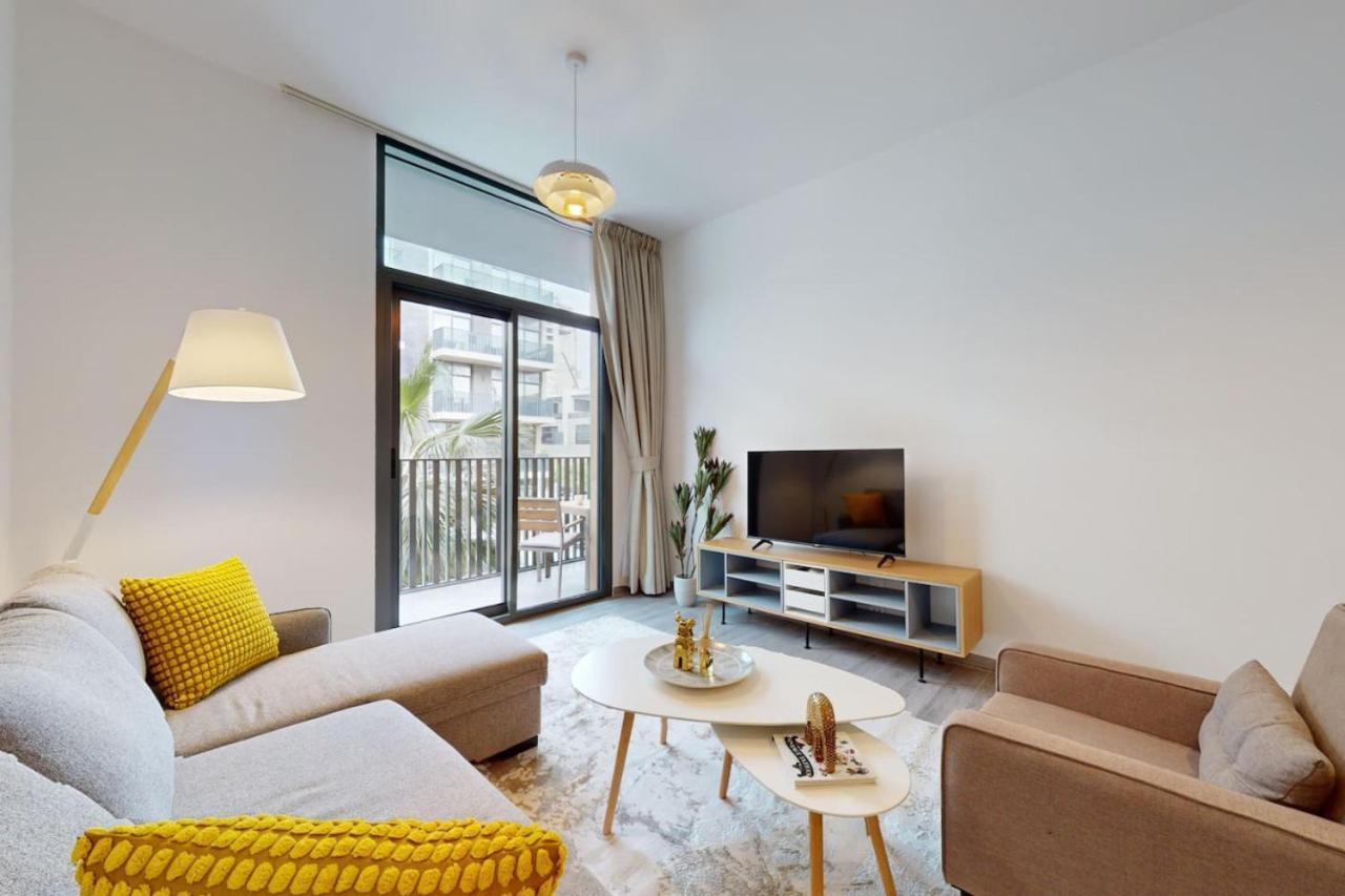Belgravia Square - Elegant One Bedroom Apartment Dubai