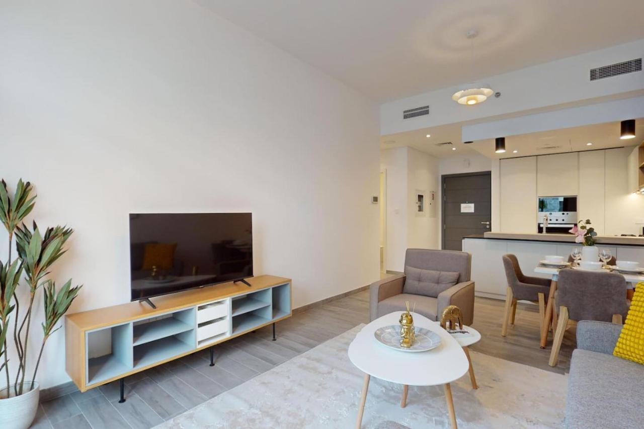 Belgravia Square - Elegant One Bedroom * Dubai