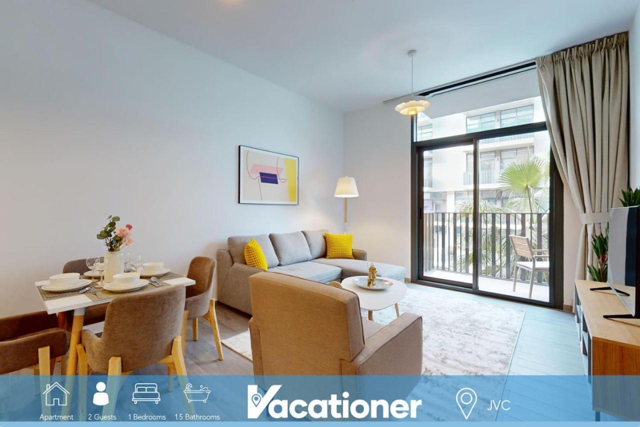 Belgravia Square - Elegant One Bedroom Apartment Dubai
