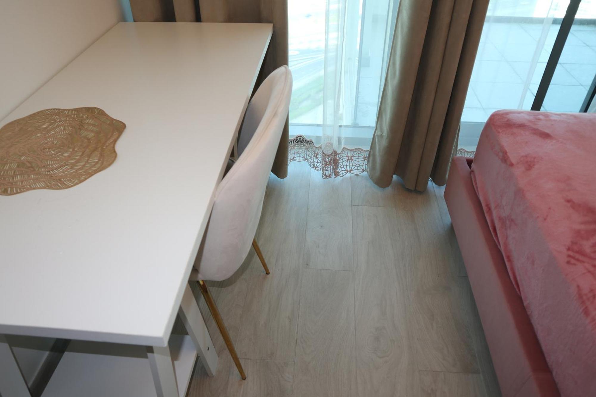 Burj Khalifa View Ensuite King Bedroom In A 2 Bedroom Mall 8mins Apartment Dubai