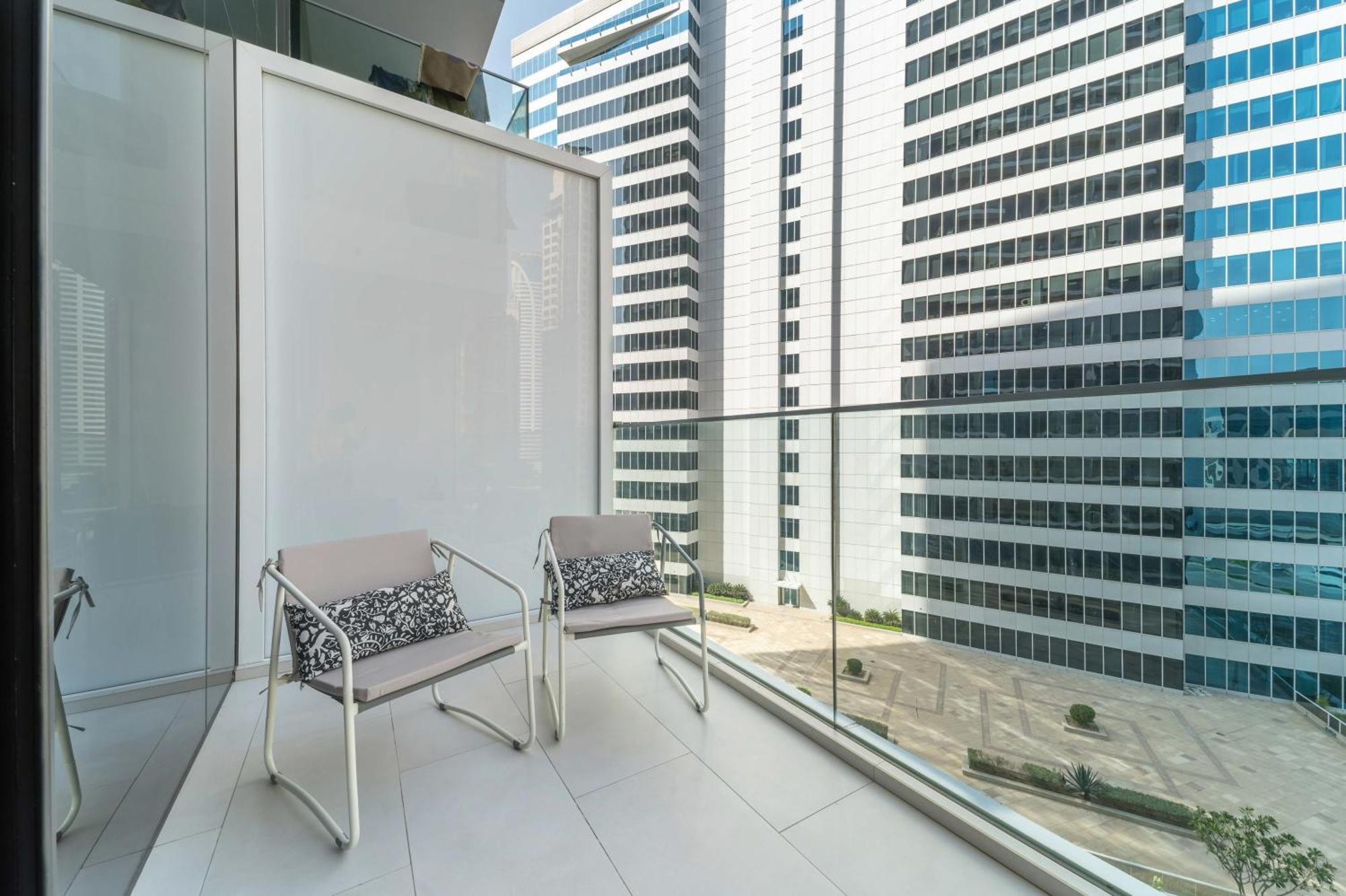 Frank Porter - Marquise Square Tower Apartment Dubai
