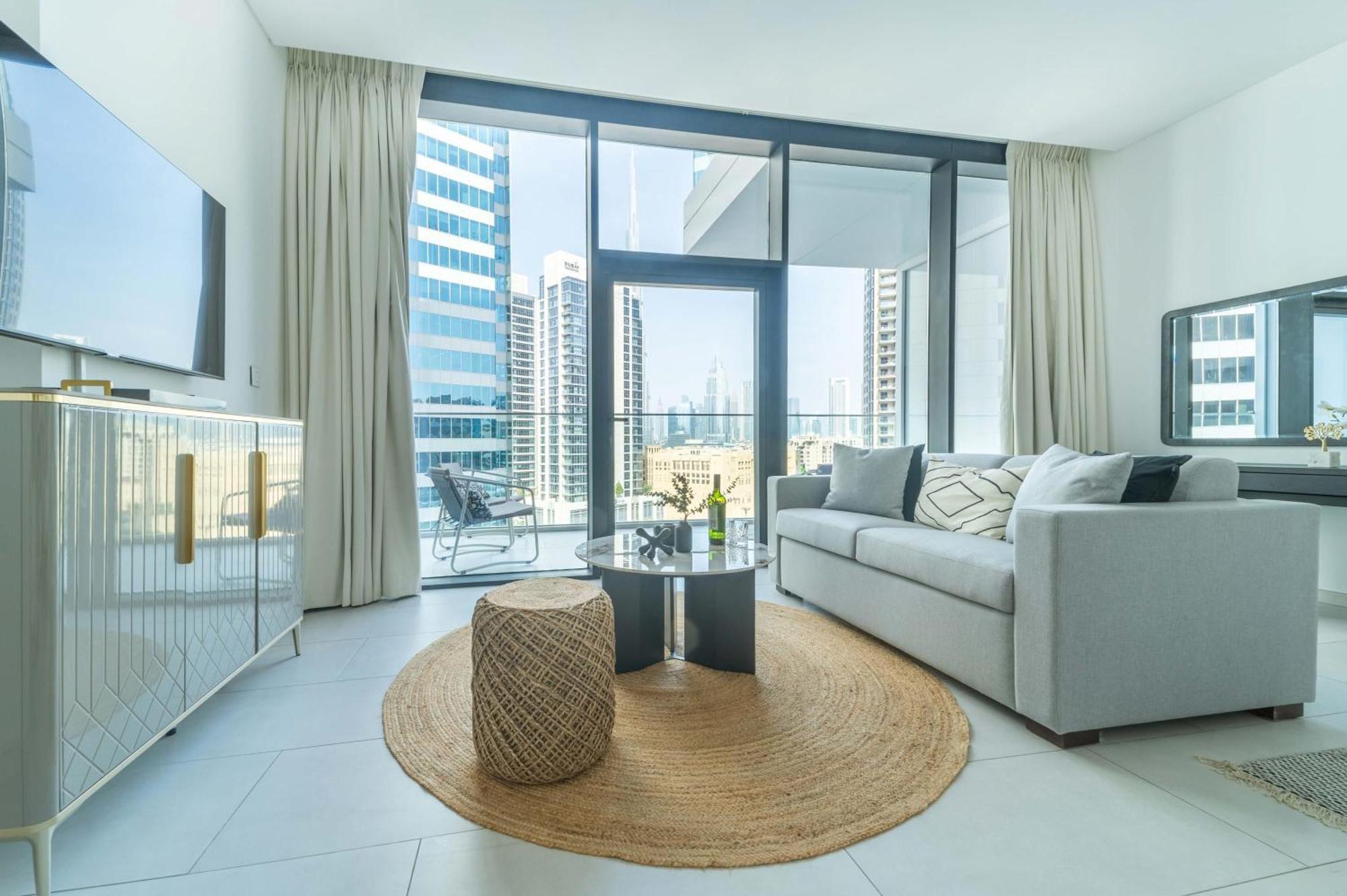 Frank Porter - Marquise Square Tower Apartment