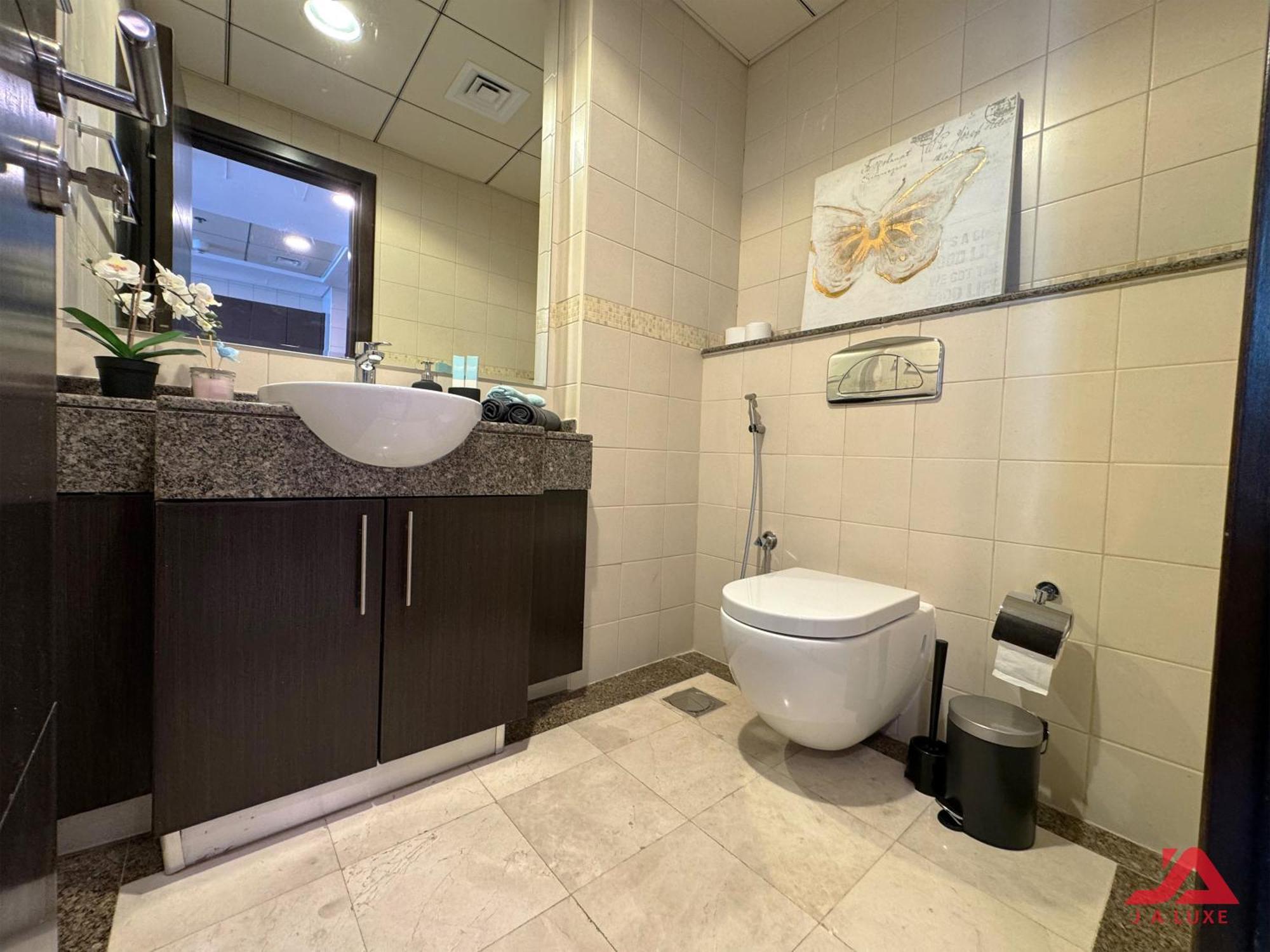 Lovely Full Marina View 1br Apt In Bay Central Tower, Marina With Modern Gym & Pool, Steps To Beach & Metro Apartment