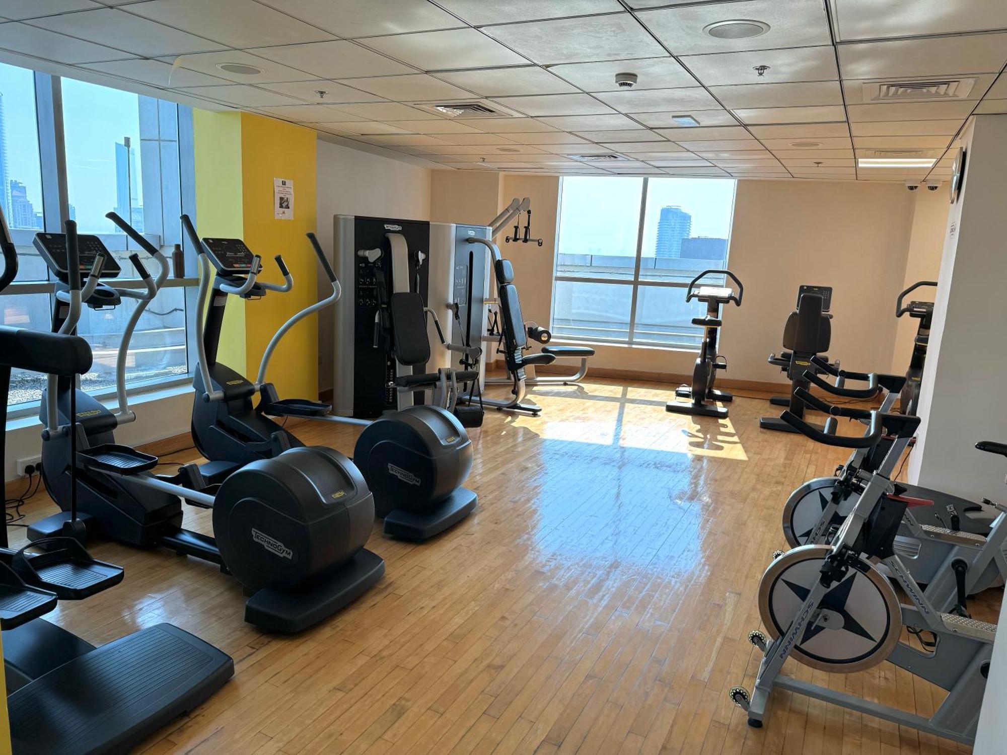 Apartment Lovely Full Marina View 1br Apt In Bay Central Tower, Marina With Modern Gym & Pool, Steps To Beach & Metro Dubai