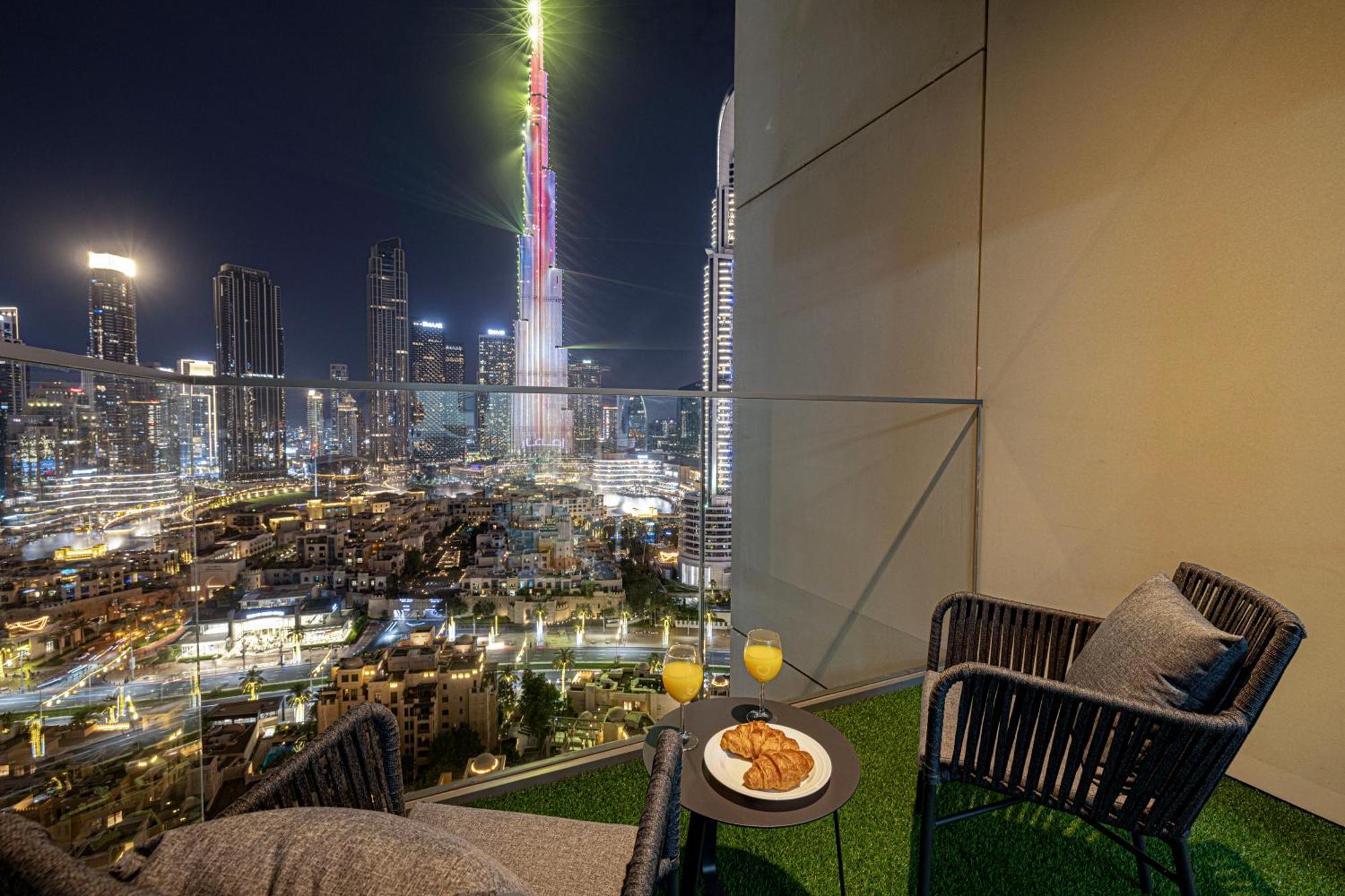 Smartstay At Burj Royale - Full Burj Khalifa View - Brand New Luxury Apartment *