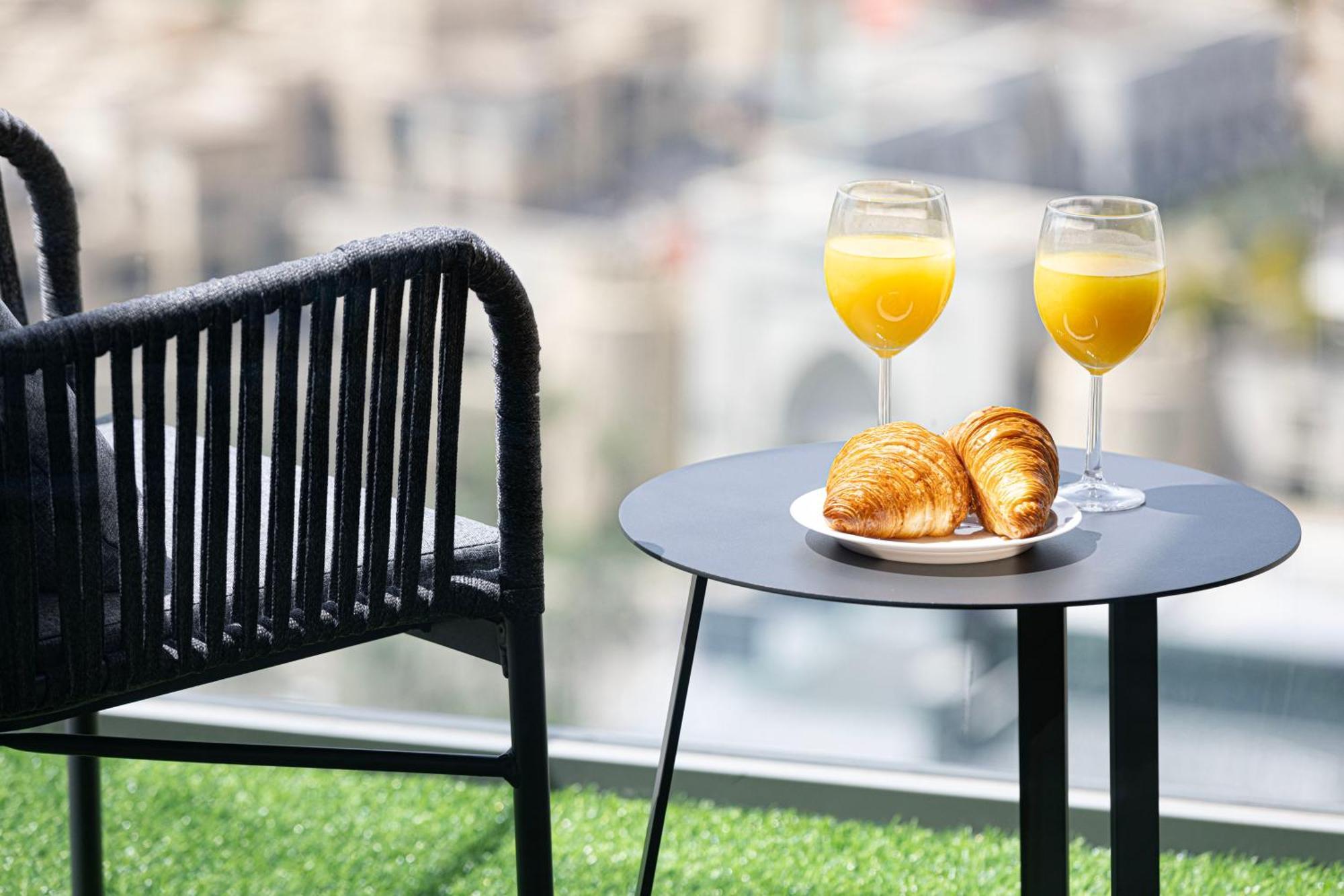 Smartstay At Burj Royale - Full Burj Khalifa View - Brand New Luxury Apartment