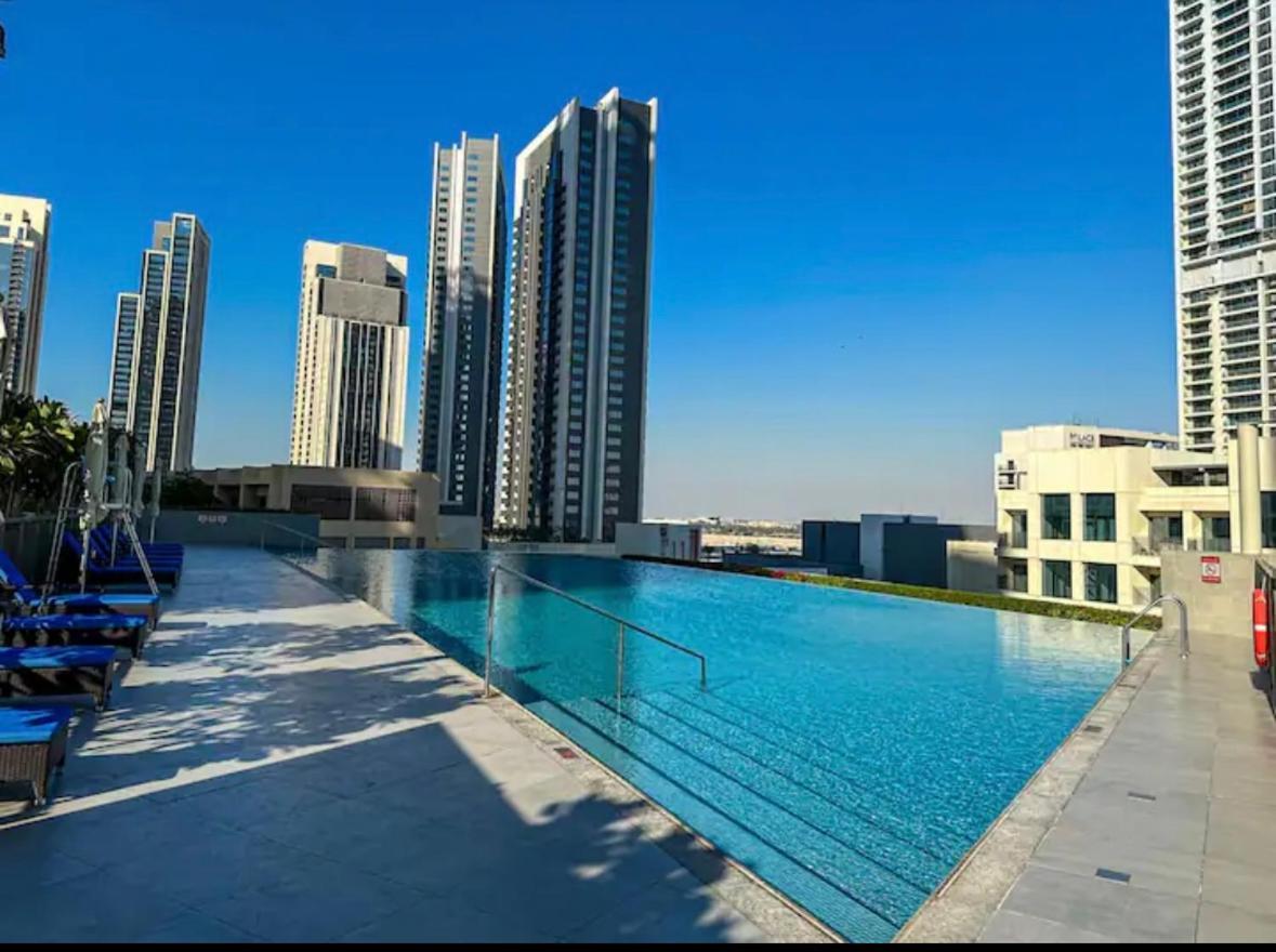 Creek Harbour Retreat: Luxurious 2-br Apartment Dubai