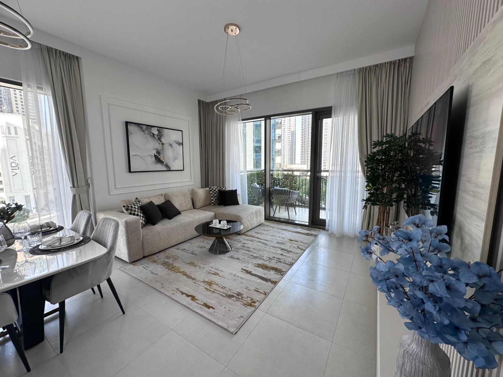 Creek Harbour Retreat: Luxurious 2-br Apartment