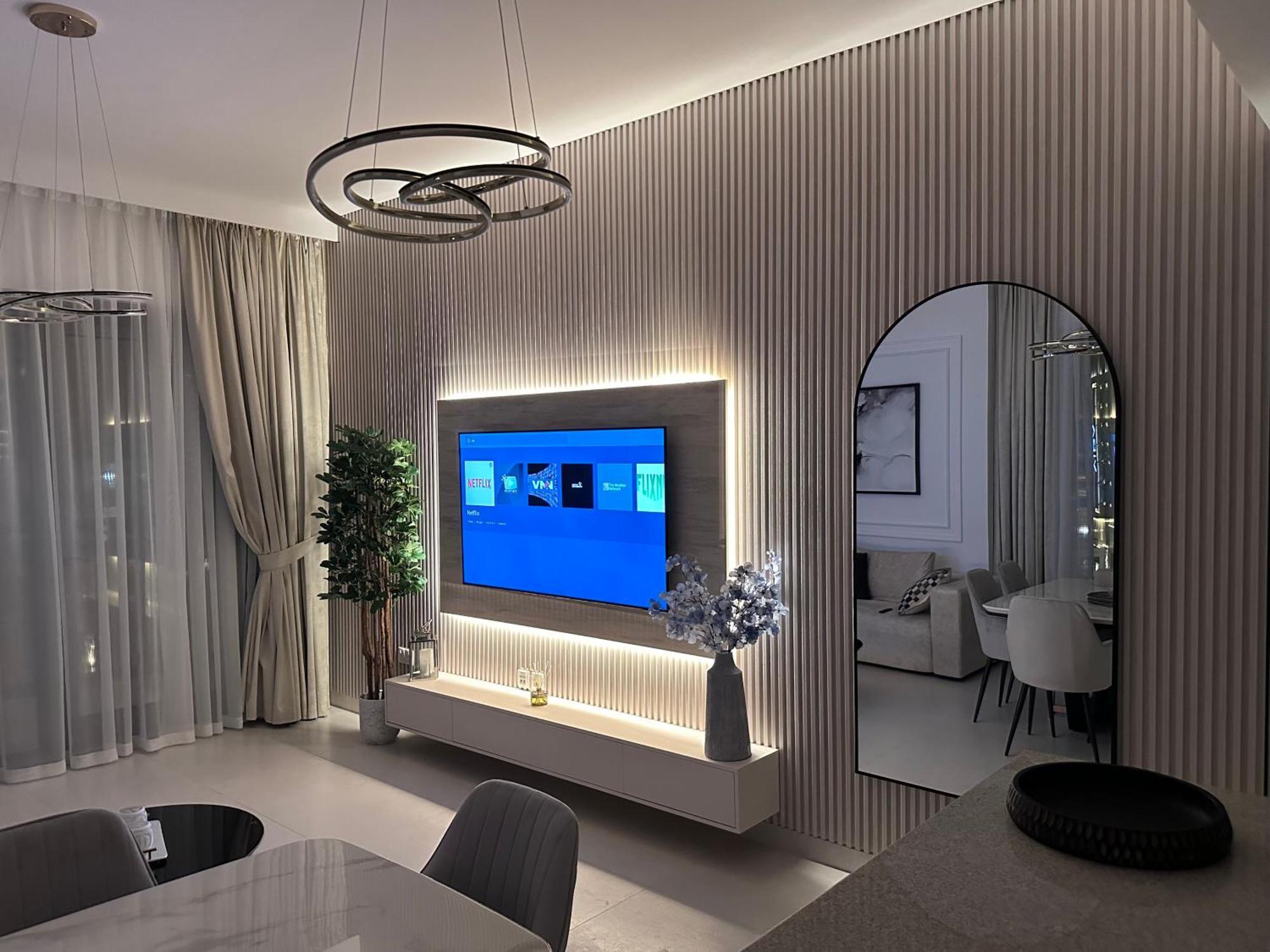 Creek Harbour Retreat: Luxurious 2-br Apartment Dubai
