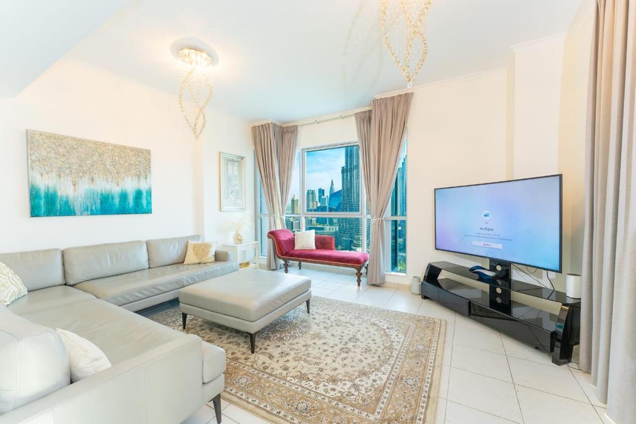 Apartment Spectacular Burj & Fountain View - Luxurious 3 Bedrooms & Maids - The Residences *