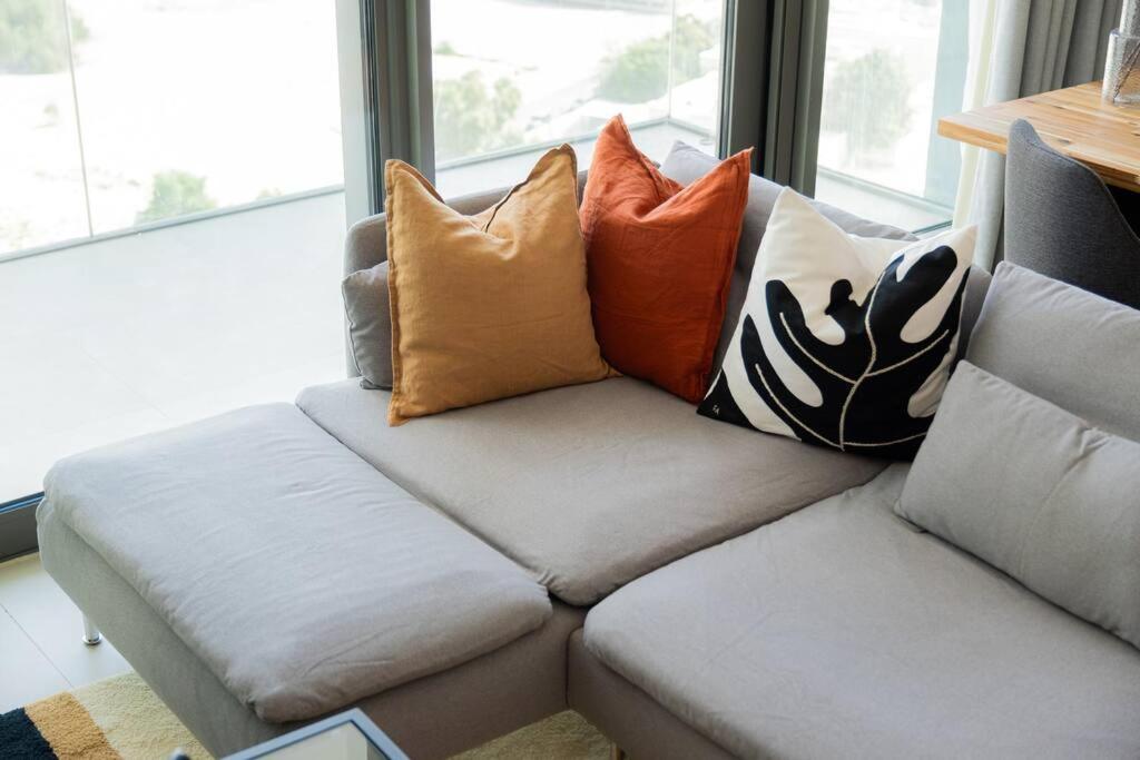 Elite Escape - 1 Bhk Getaway With Mall Access - 1502 Apartment *