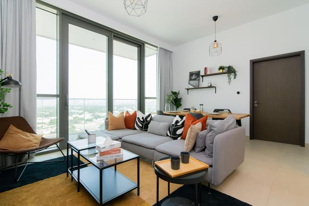 Elite Escape - 1 Bhk Getaway With Mall Access - 1502 Apartment Dubai