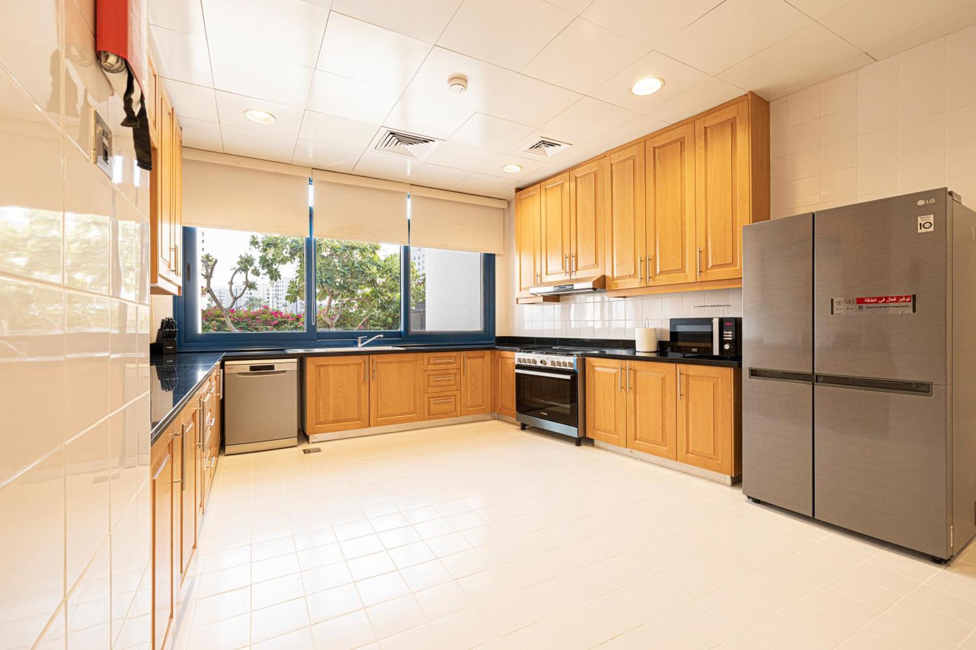 Apartment Lux 4 Bedroom Private Access Palm Jumeirah Dubai