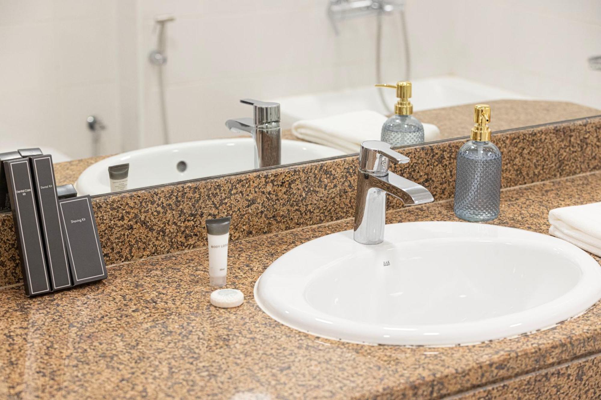 Lux 4 Bedroom Private Access Palm Jumeirah * Dubai