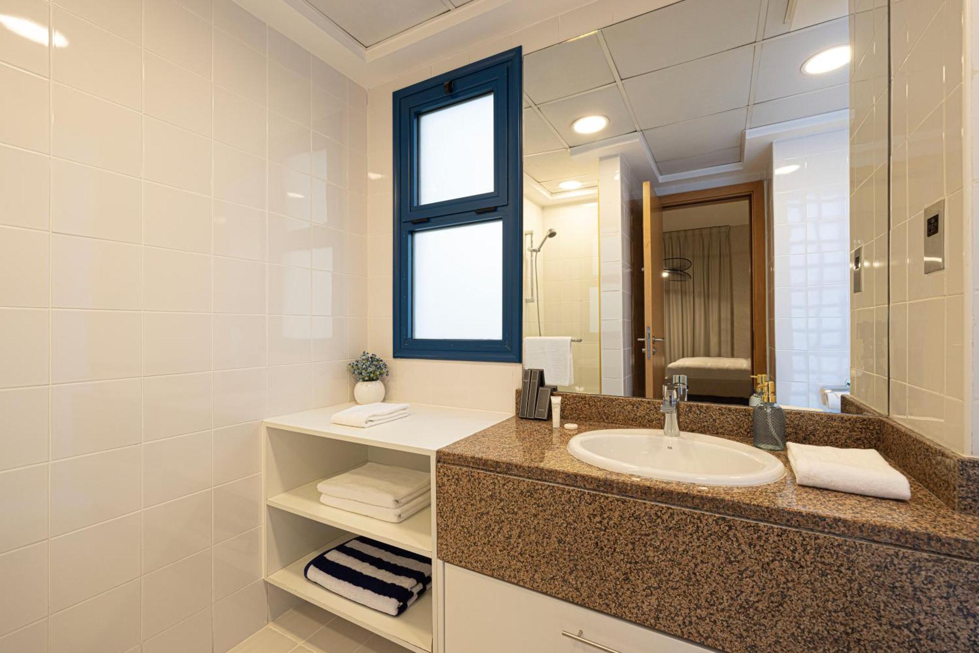 Lux 4 Bedroom Private Access Palm Jumeirah Apartment Dubai