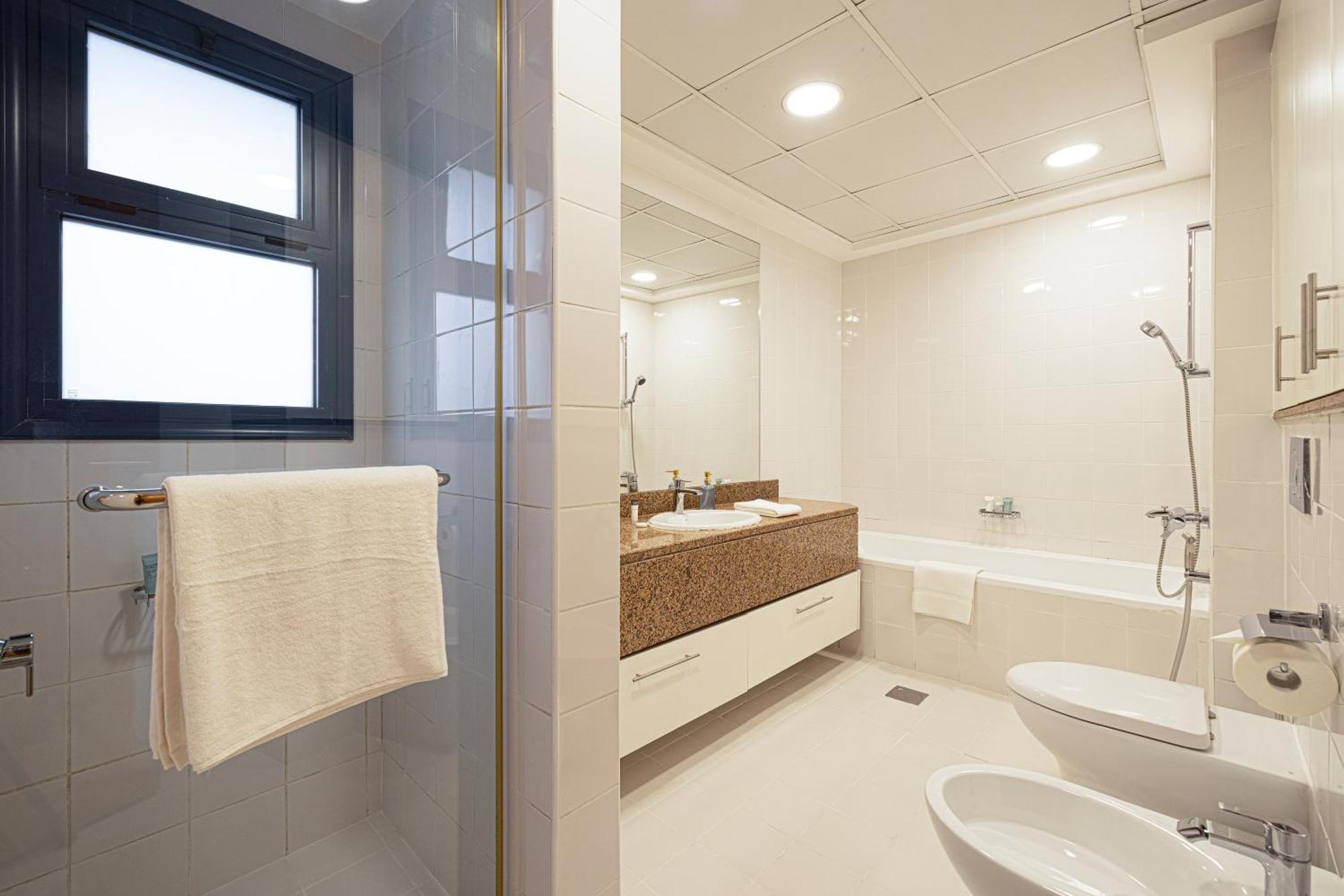 Lux 4 Bedroom Private Access Palm Jumeirah *