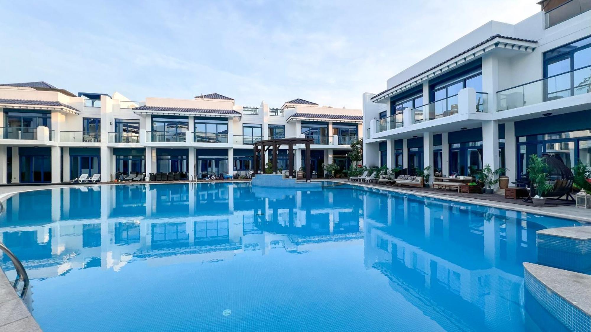 Lux 4 Bedroom Private Access Palm Jumeirah Apartment Dubai