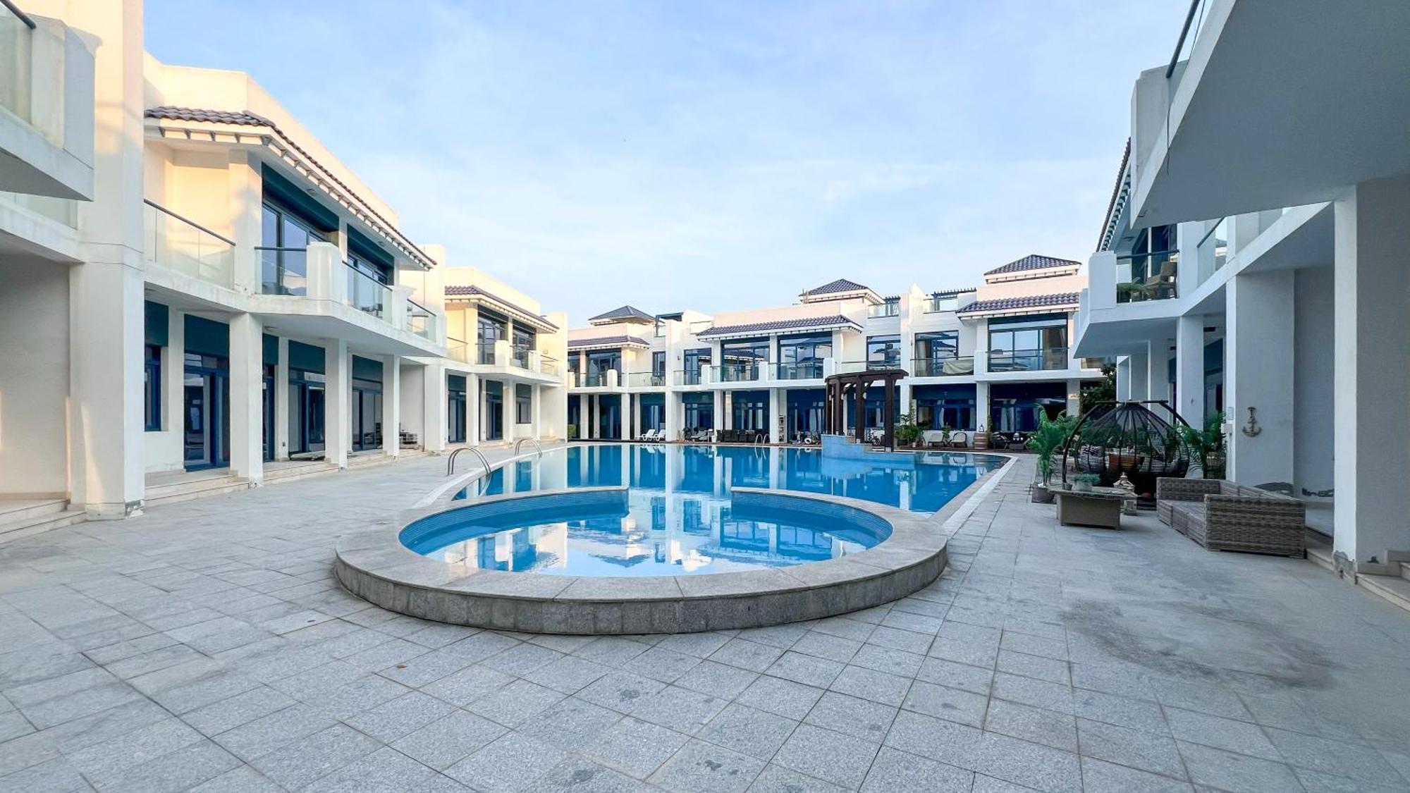 Lux 4 Bedroom Private Access Palm Jumeirah *