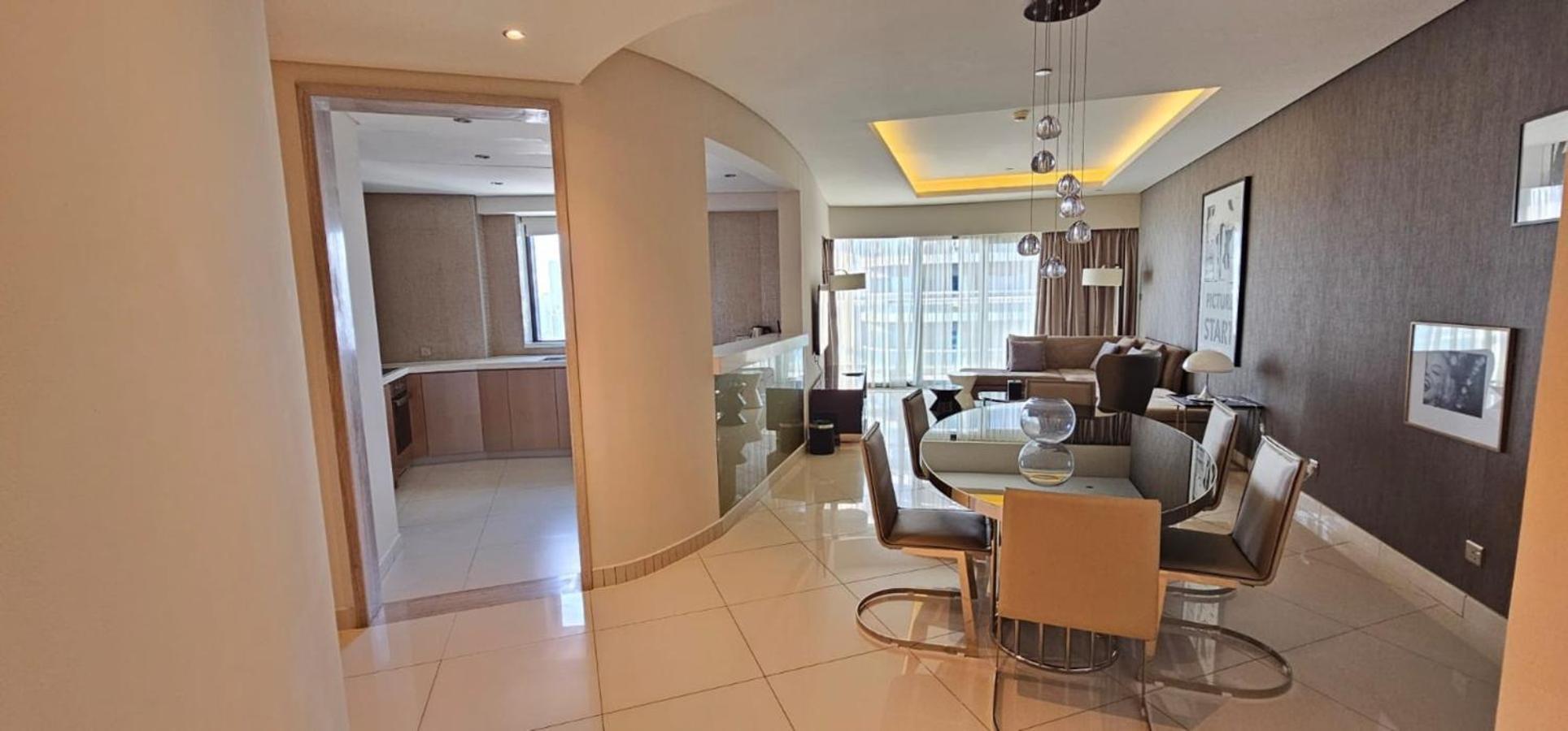 Apartment Paramount Towers - Elegant