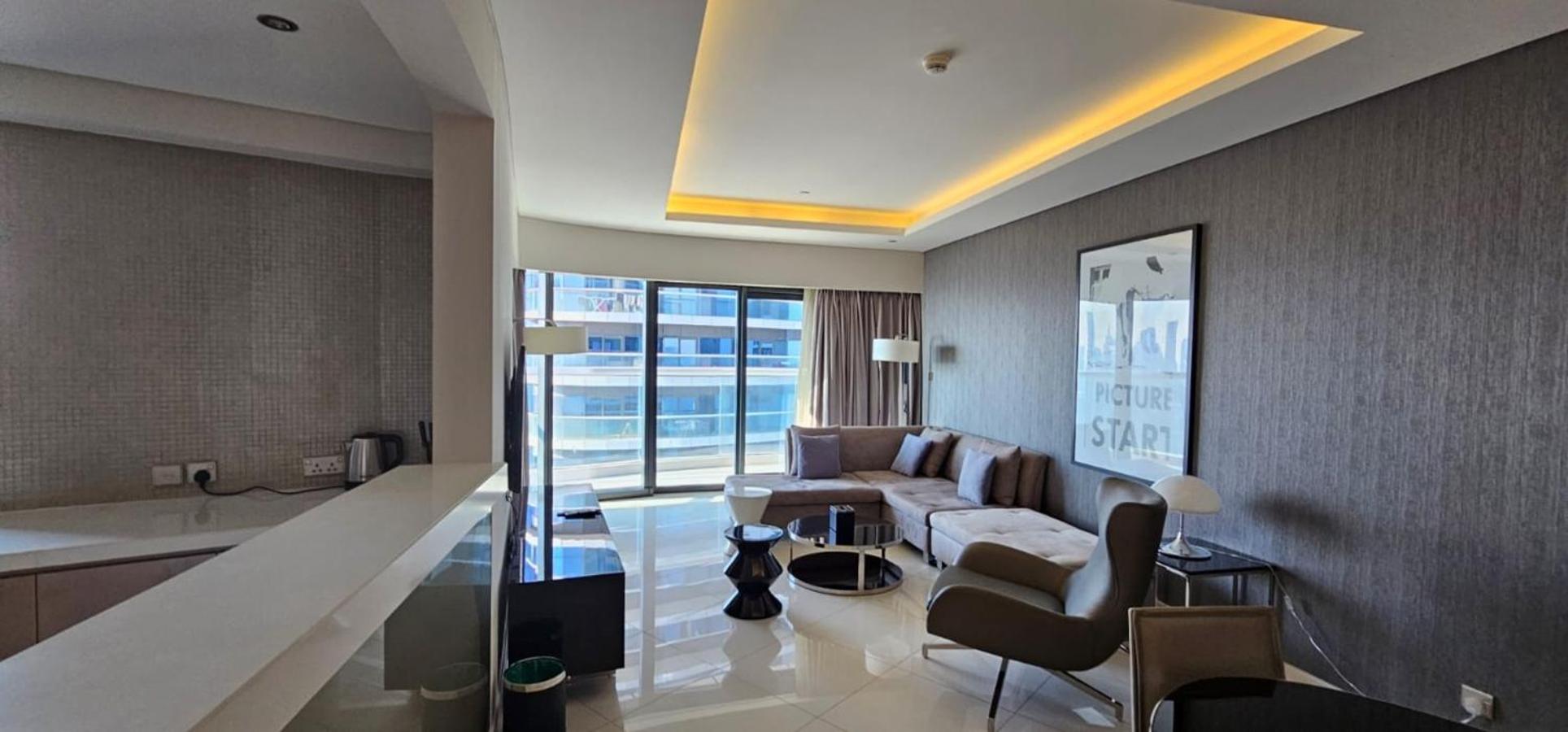 Apartment Paramount Towers - Elegant