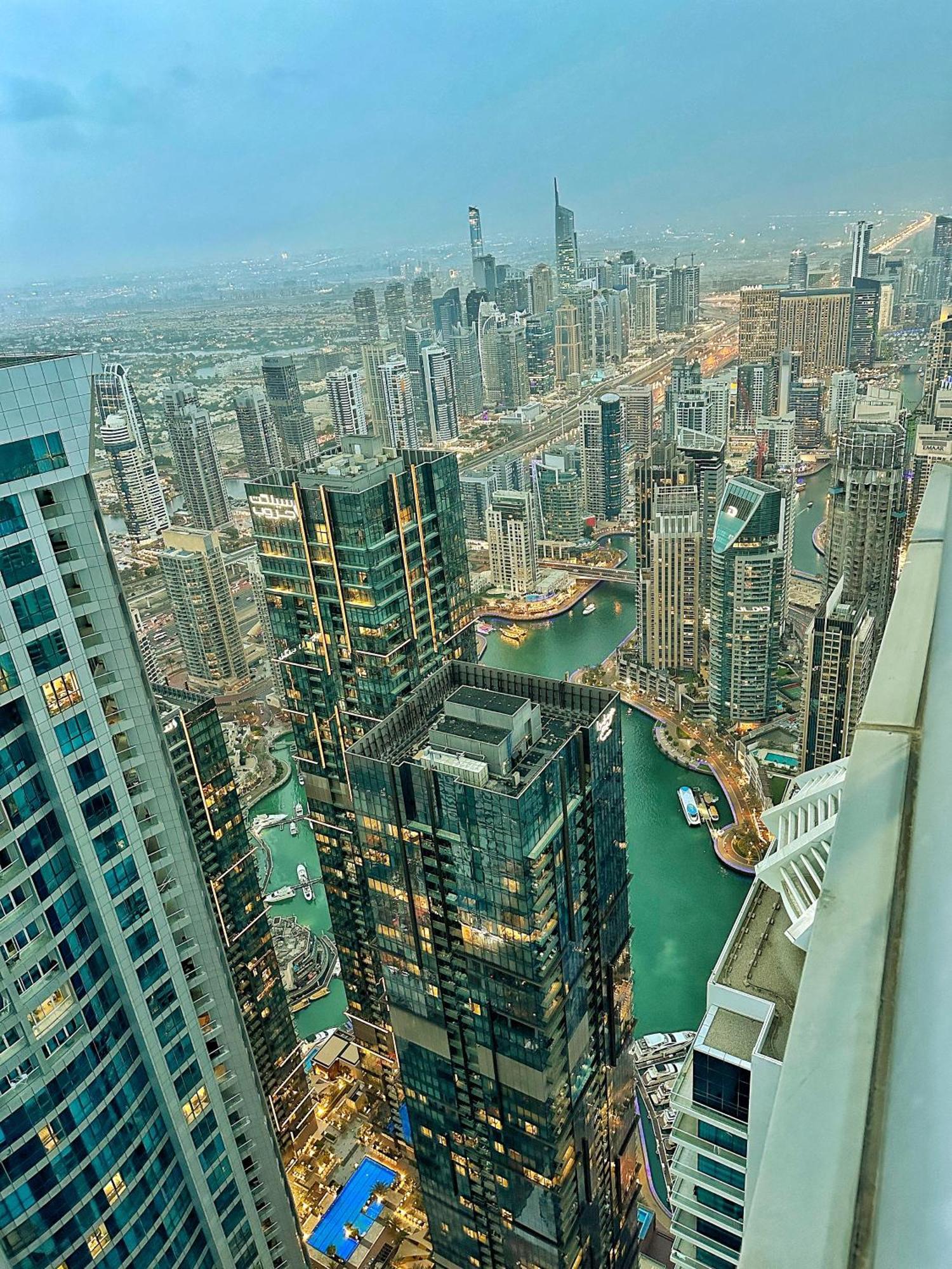 Apartment Life Above Clouds Dubai