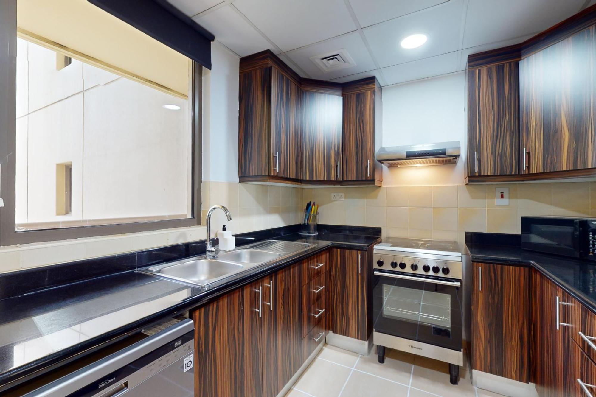 Shams 1 - Spacious One Bedroom Near Jbr * Dubai