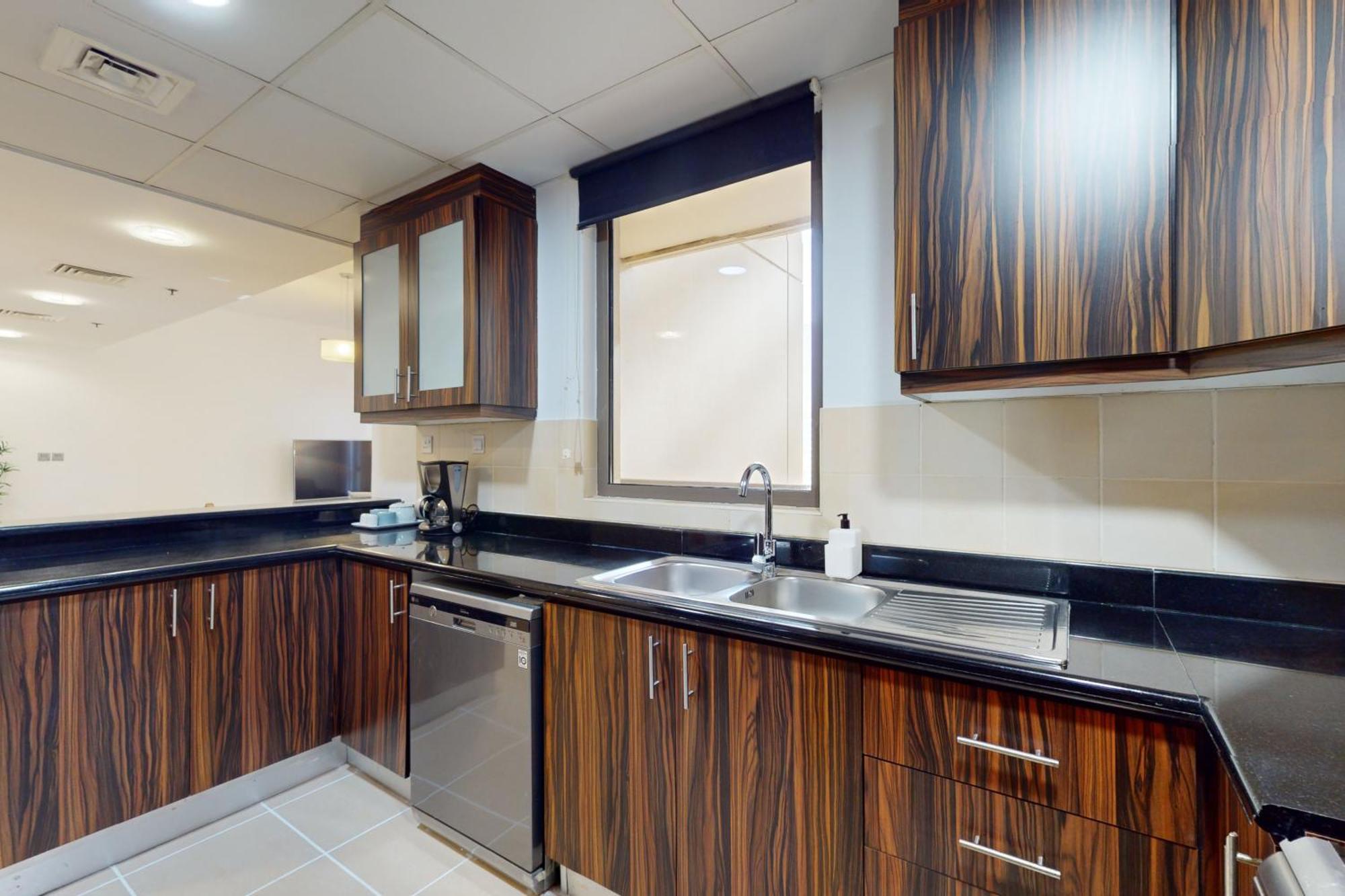 Shams 1 - Spacious One Bedroom Near Jbr * Dubai