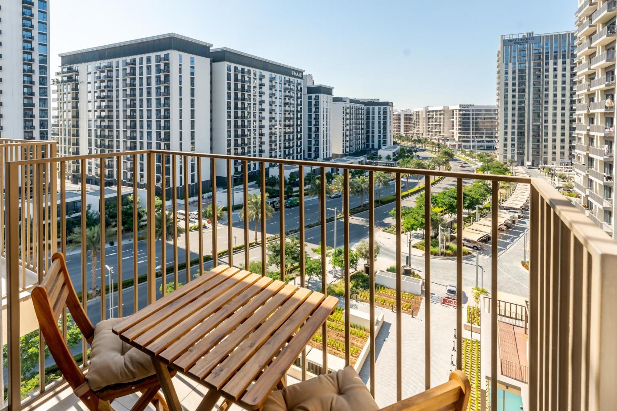 First Class In Hills - Next To Hills Mall - Socio, Collective And Golfville Towers Apartment *